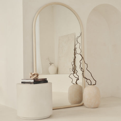 Elis – Extra großer, raumhoher, gewölbter Betonspiegel, 190 cm x 100 cm